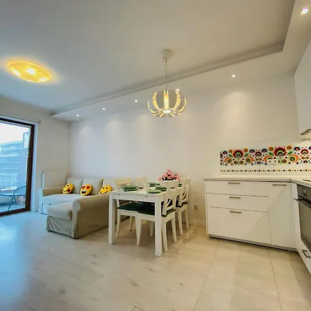 3 Aircon With Free Parking, Balcony Walking Distance Old Town Krakow