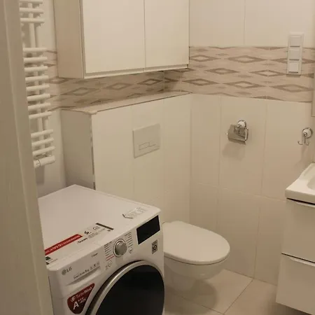 3 Aircon With Free Parking, Balcony Walking Distance Old Town Cracovia